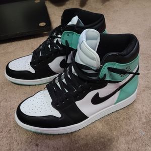 Like new Air Jordan Retro Igloo Mens Sz 10.5